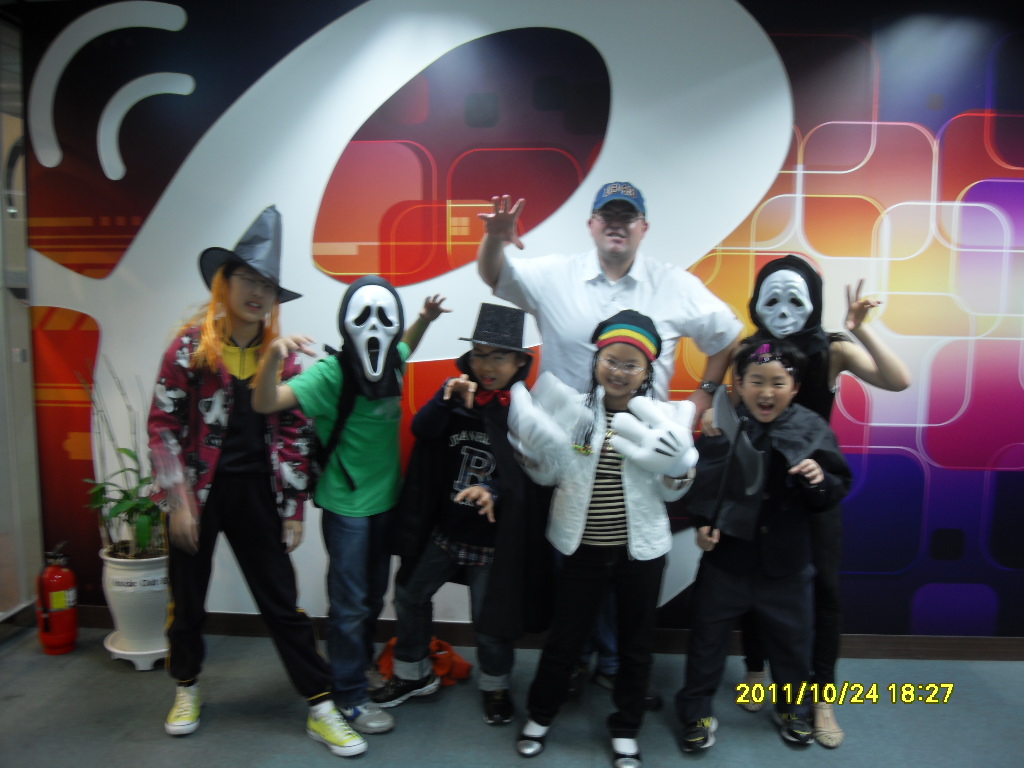 10월 30일 School of Rock 출연 어린이들:)  Photo1