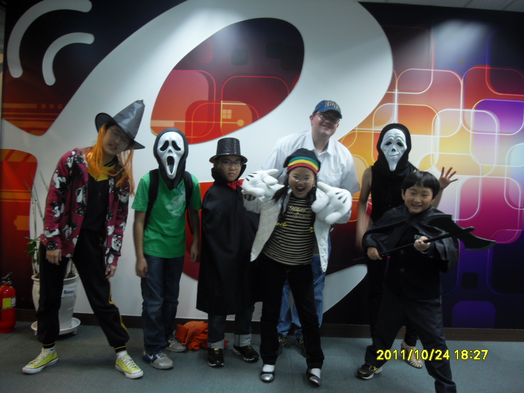 10월 30일 School of Rock 출연 어린이들:)  Photo2