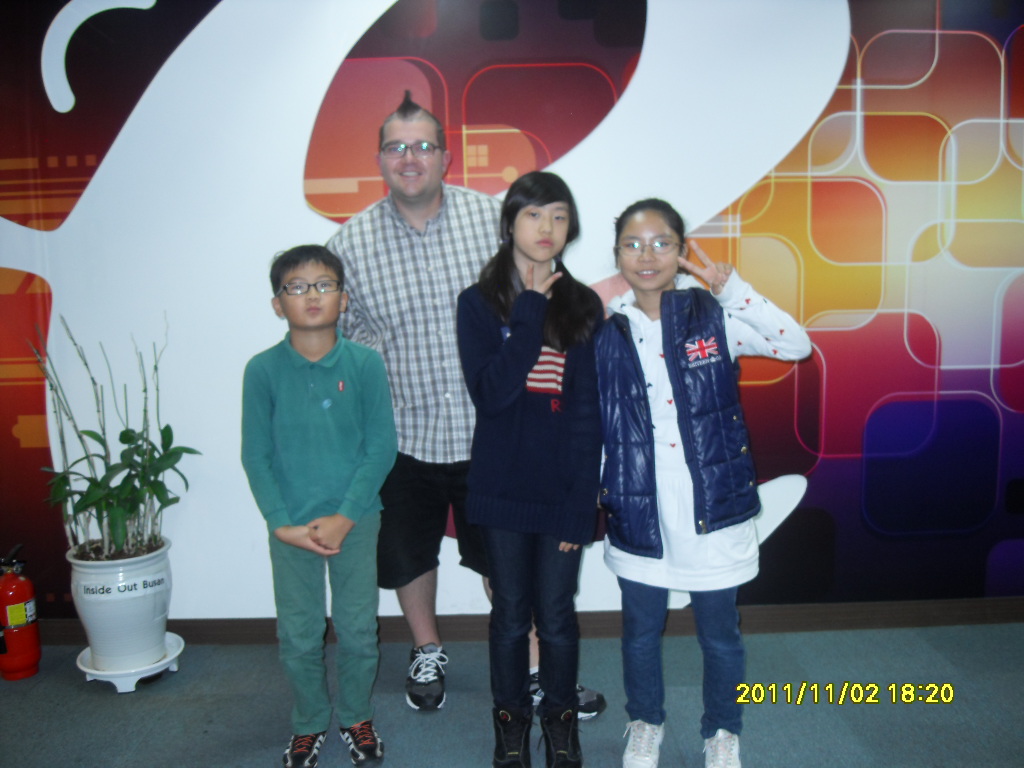 11월 6일 탤런트 쇼 출연 어린이들:) Photo1