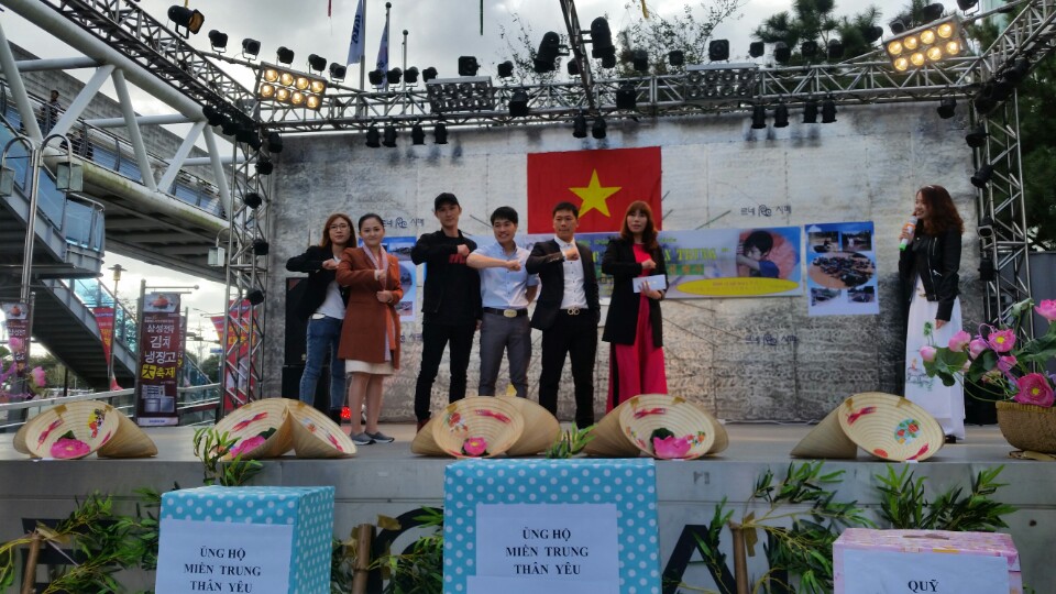 chương trình gây quỹ từ thiện “Vì khúc ruột miền trung” Photo2