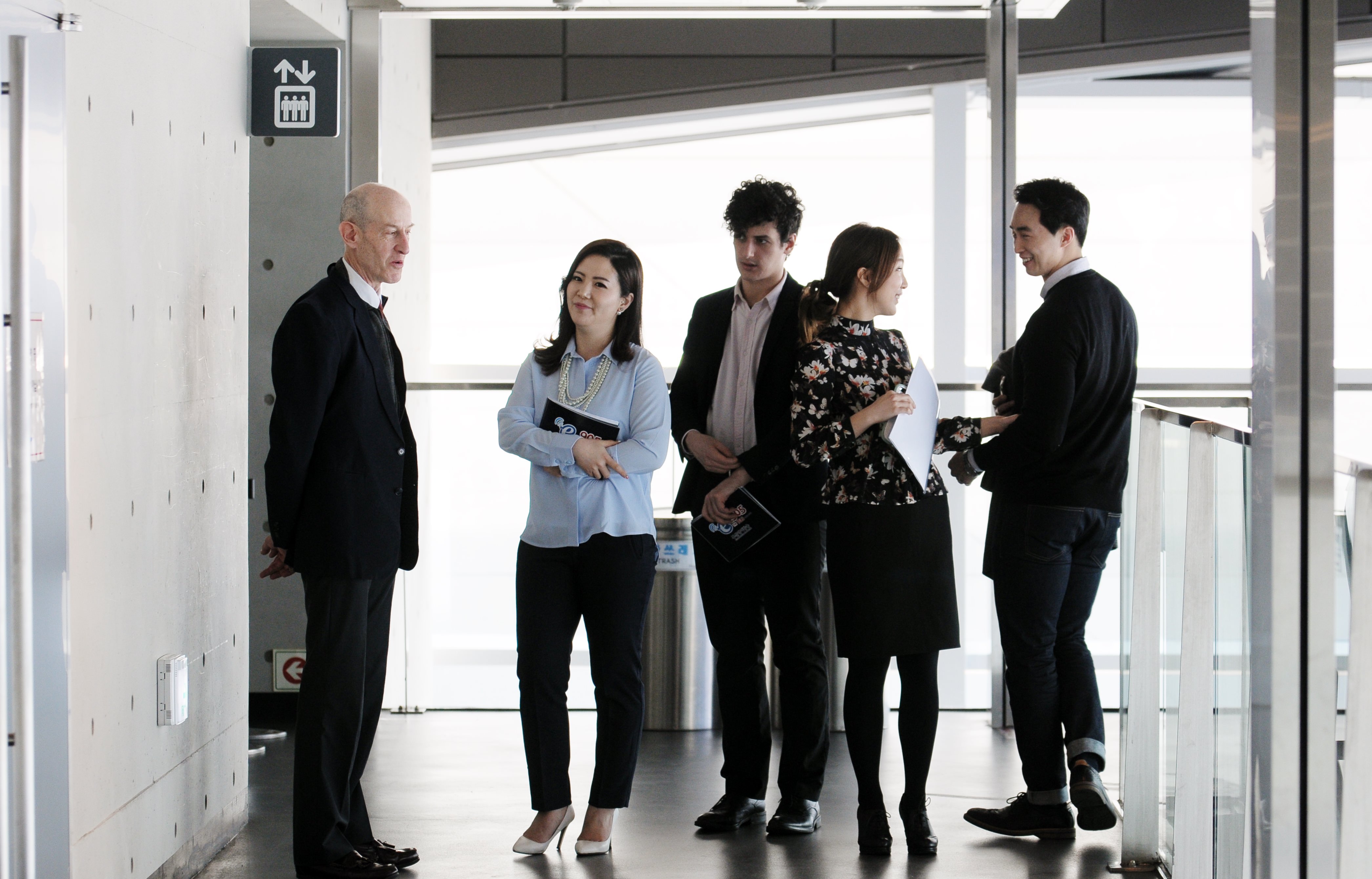 3월 외교관 마크캐닝과의 토크쇼 Photo1