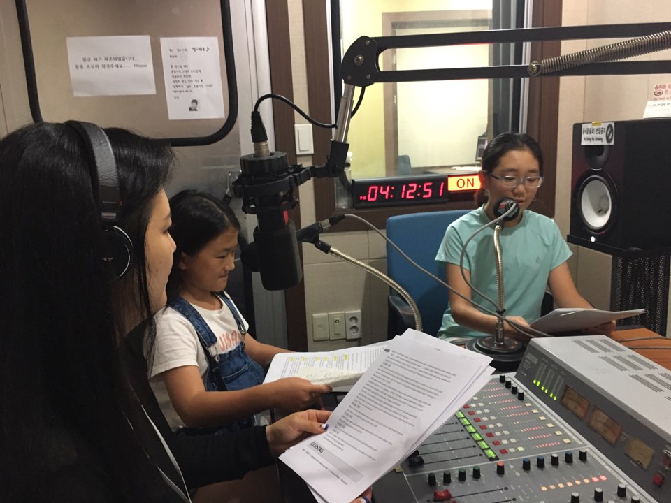 September kids announcers Photo2