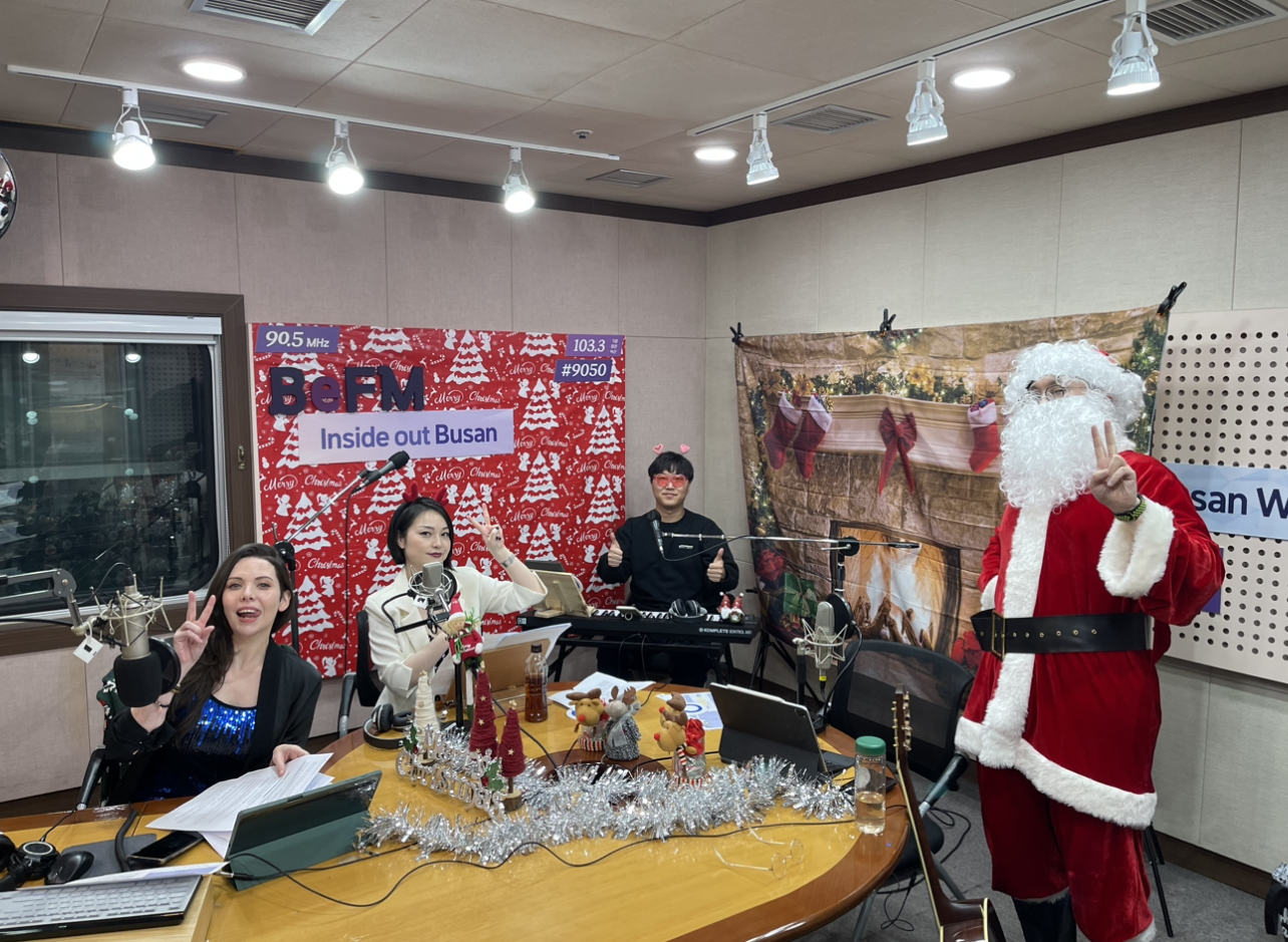 Inside Out Busan_IOB Christmas GALA 2022  Photo1