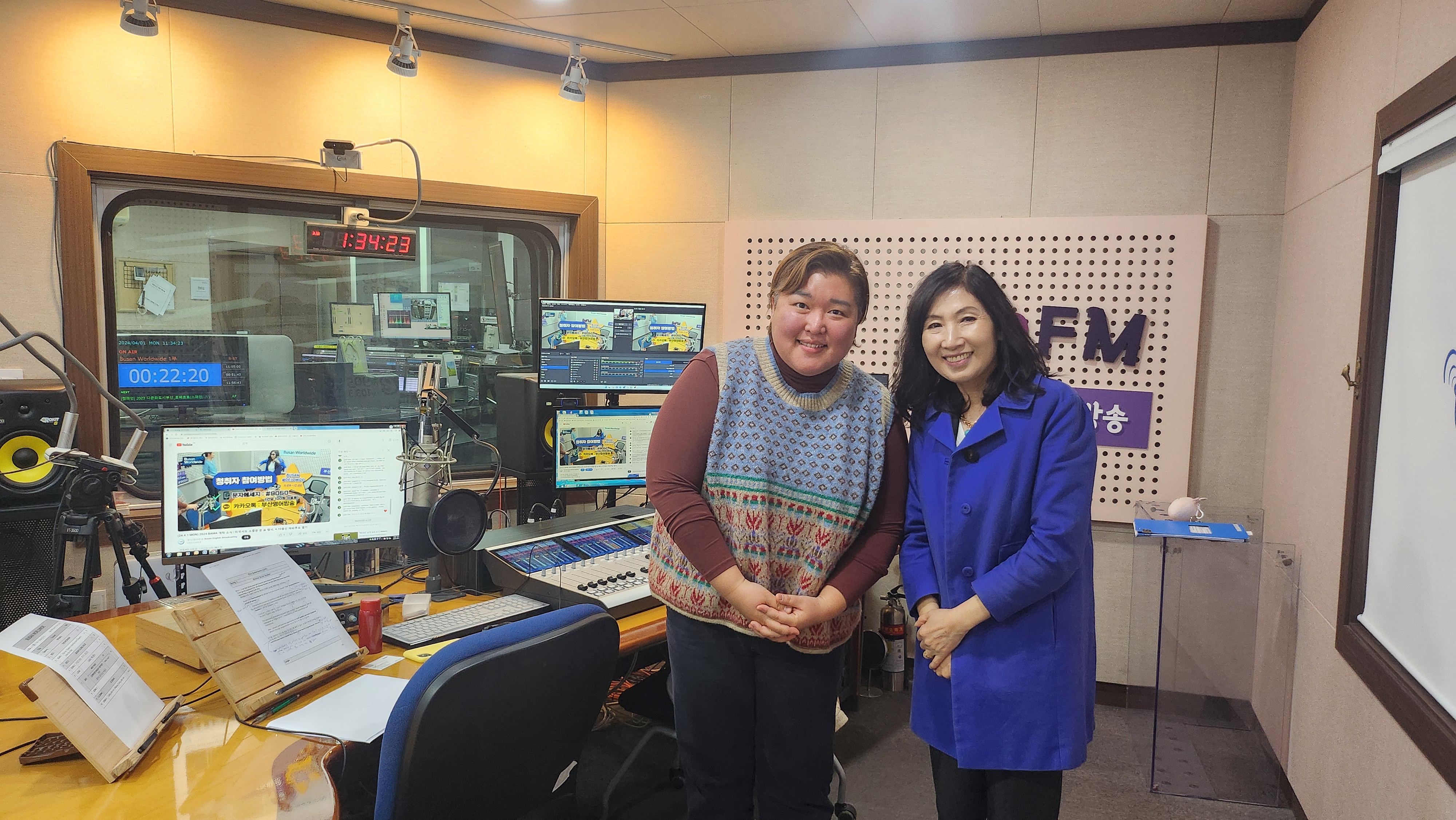 24.04.01 The Interview with 윤영숙 부산화랑협회장  Photo1