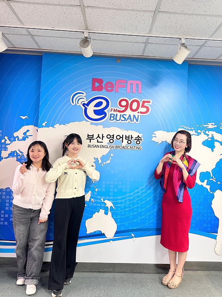 [베트남인 인터뷰/ CÙNG NÓI CÙNG KẾT NỐI] Chị Phạm Thị Ngọc Quỳnh - Giảng viên chính, Phó Viện trưởng Viện Giáo dục và Đào tạo quốc tế, Trường Đại học Sư phạm Hà Nội _ 25.05.11 Photo1
