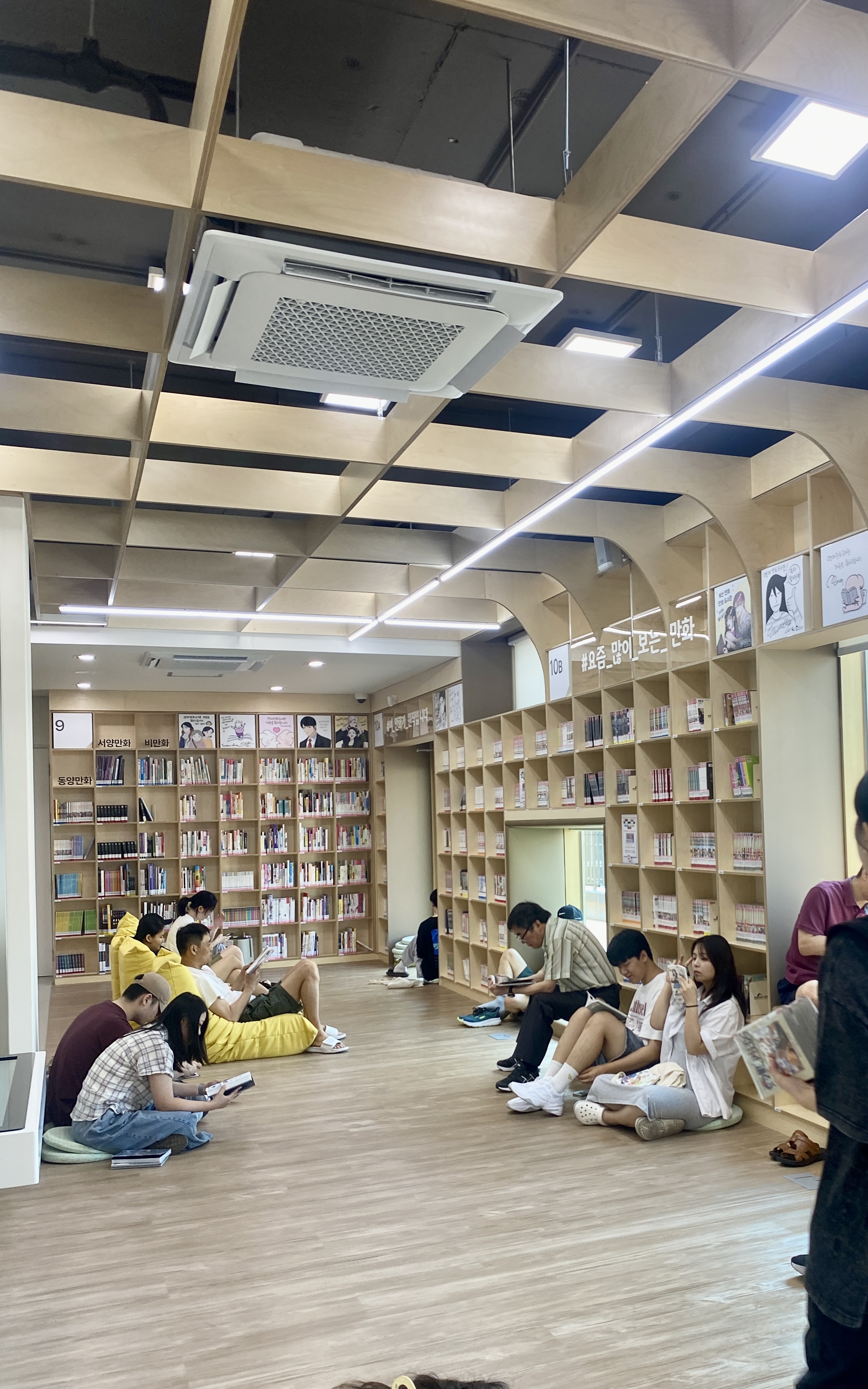 [헬로 베트남/구석구석] 만화의 세계 체험 - 연제만화도서관 (Trải nghiệm thế giới truyện tranh-Thư viện Truyện tranh quận Yeonje) Photo5