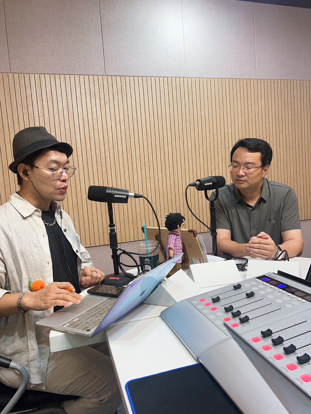 (지음방담/知音访谈) 법학박사 蔡晓锋_8.12 Photo1