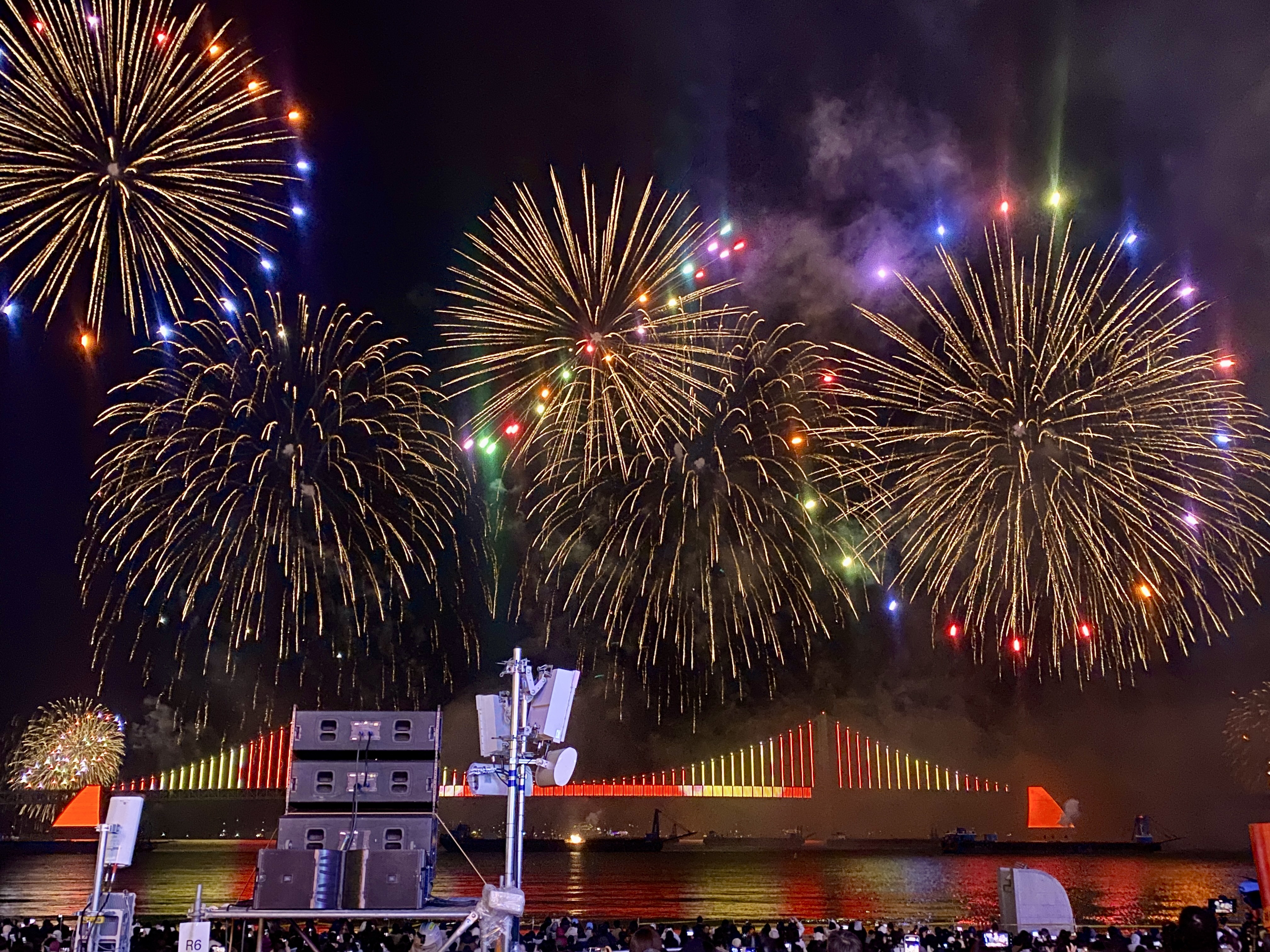 [헬로 베트남/구석구석] 제20회 부산불꽃축제-광안리해수욕장 (Lễ hội Pháo hoa Busan lần thứ 20-Bãi biển Gwangalli) Photo4
