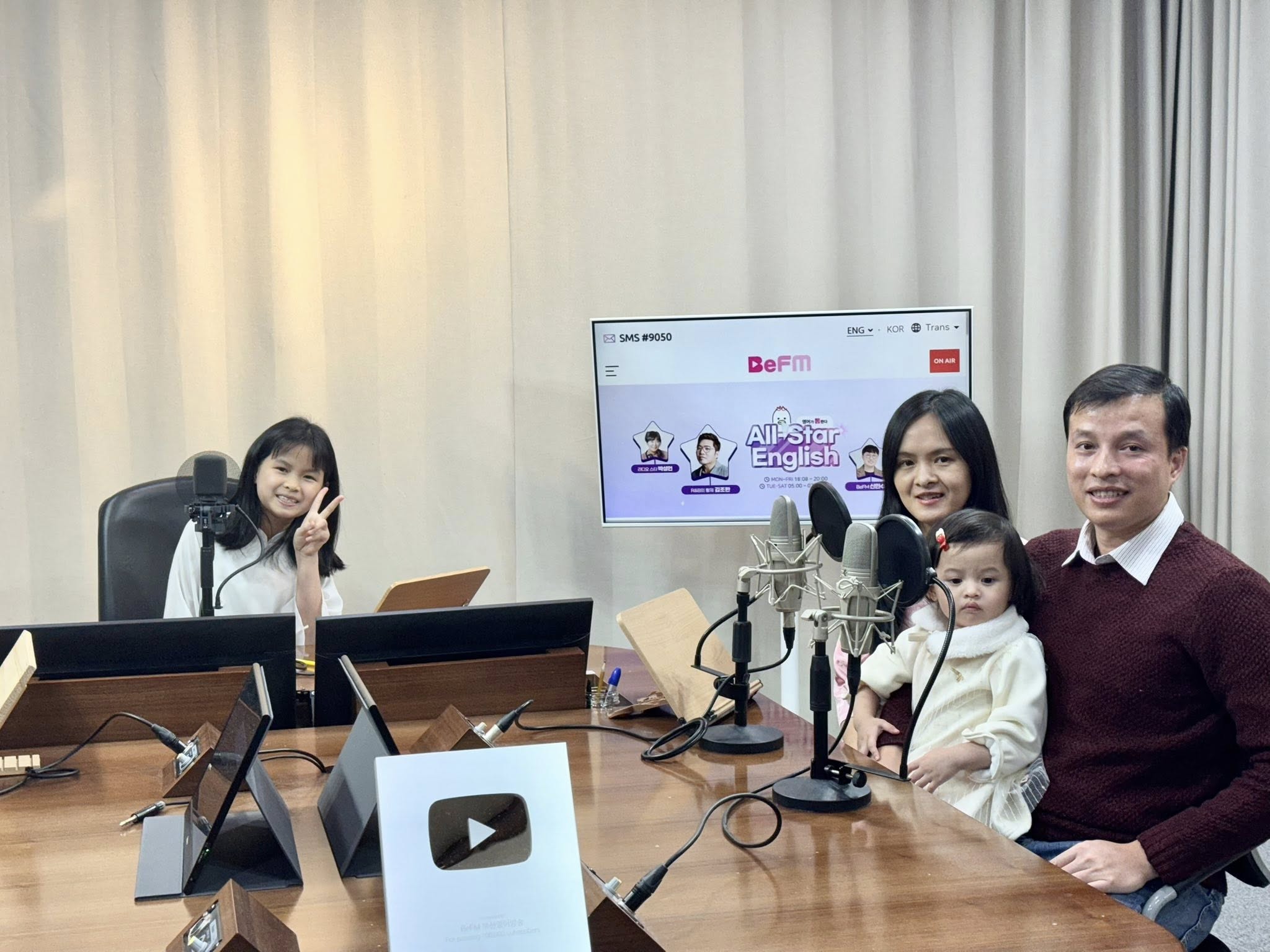 [베트남인 인터뷰/ CÙNG NÓI CÙNG KẾT NỐI] Gia đình Anh Nguyễn Hoà Hưng, chị Nguyễn Thị Hoàng Yến, và con gái Nguyễn Thanh Trúc (2025.02.15) Photo5