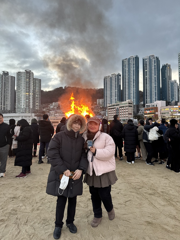 KHÁM PHÁ BUSAN: Giới thiệu Lễ hội lửa Jeongwol Daeboreum 2026 tại khu vực bãi biển Songdo Photo2