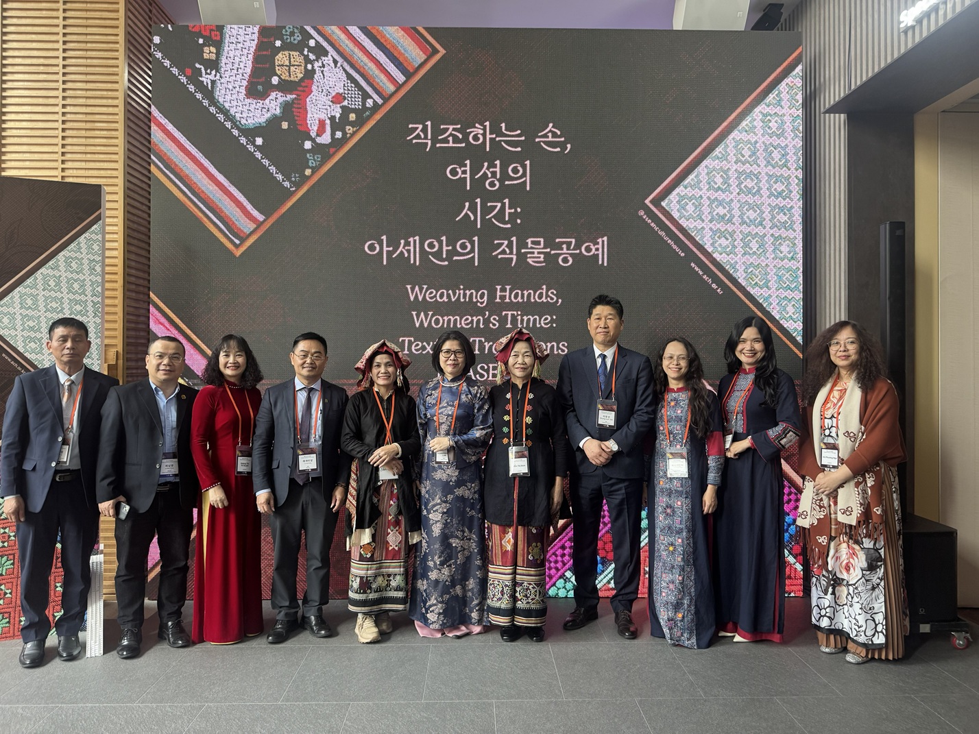 KHÁM PHÁ BUSAN: Triển lãm “Đôi tay dệt nên thời gian – Nghệ thuật dệt vải ASEAN” tại Trung tâm Văn hóa ASEAN Photo4