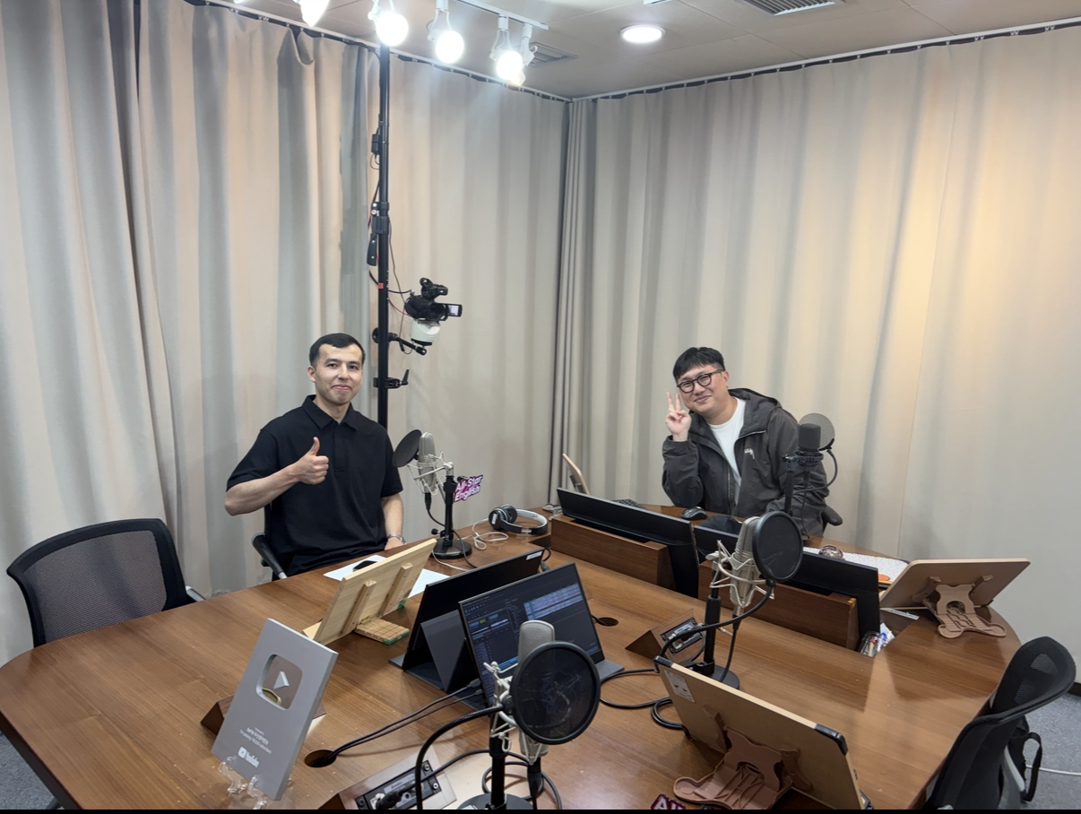 Open Studio_May.21st Azimjon Abdursulov – Recent Graduate, Job Seeker. Photo1