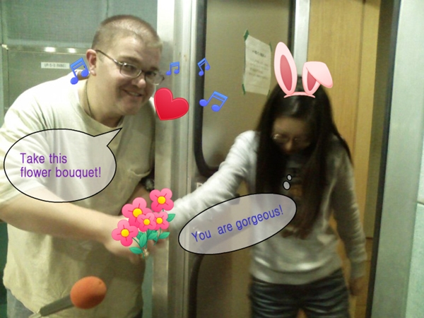 아침 영화 쑈 작가와 마이크의 살짝 데이트 Photo