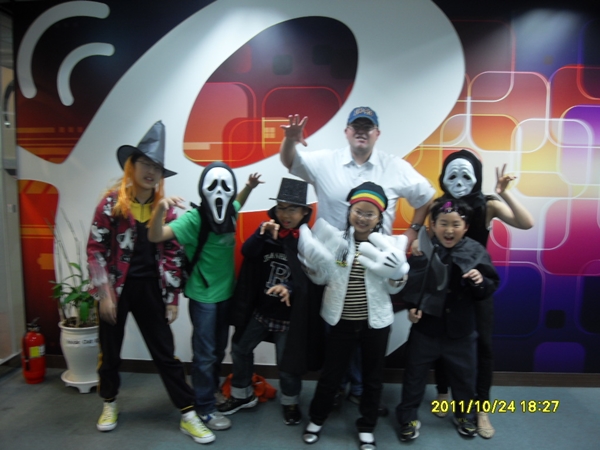 10월 30일 School of Rock 출연 어린이들:)  Photo