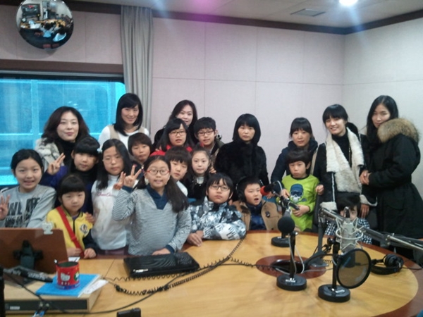0112 Special Listeners  Photo