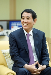 2014.03.14 Biz Connection ( Mr. Seong Se-hwan, Chairman of BS Financial Group, president of Busan Bank) Photo