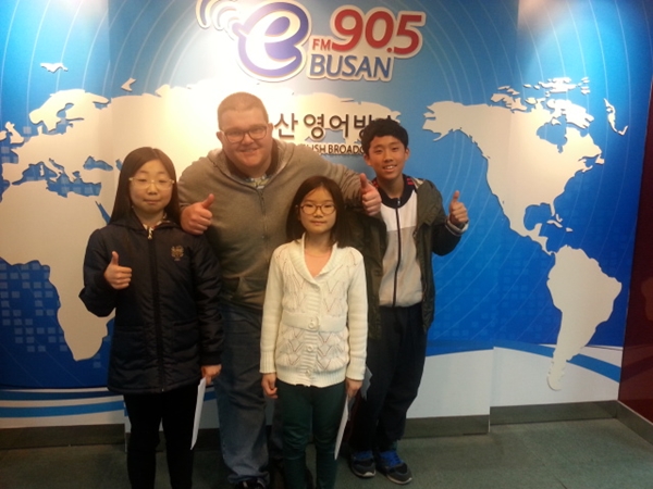 4월 12일 서바이벌 퀴즈 쇼  Photo