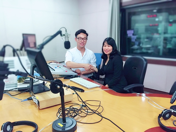 中国最大的程序化广告DSP平台品友互动总裁 叶正华女士 做客《知音访谈》 Photo