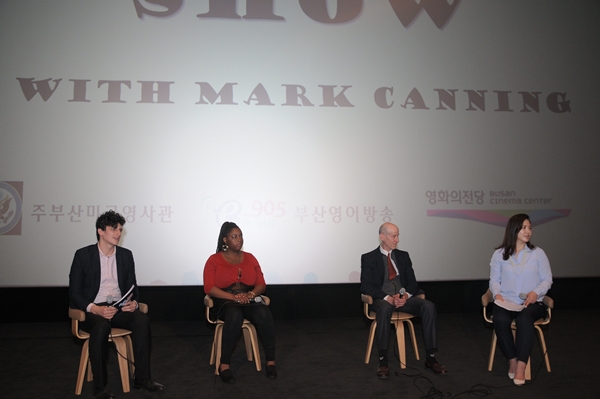 3월 외교관 마크캐닝과의 토크쇼 Photo