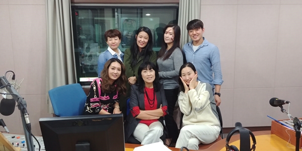 줌마들의 저녁수다팀과 함께 Photo