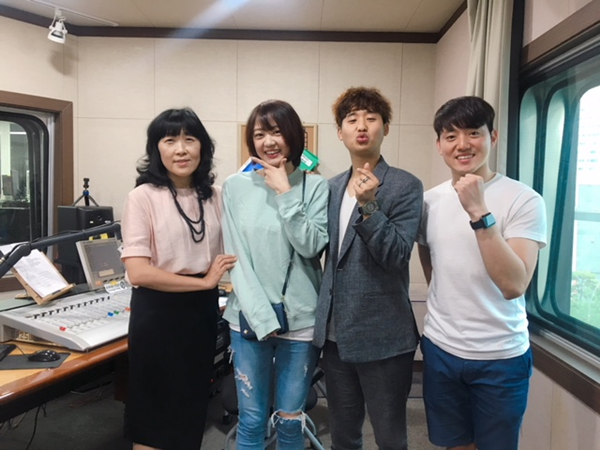 From 방구석 to Superstar_0629_별보기 Photo