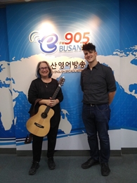 Open Studio, Nov 2 with Rahel, Singer & Music therapist Photo