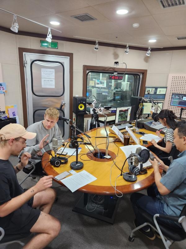 세바스찬 가드너, 다니엘 캐틀(아이좀비) Photo