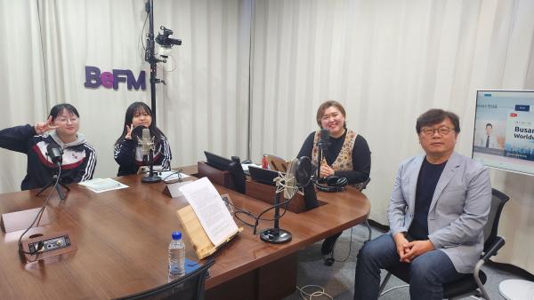 The Interview with 심재신 들꽃수업 저자  Photo