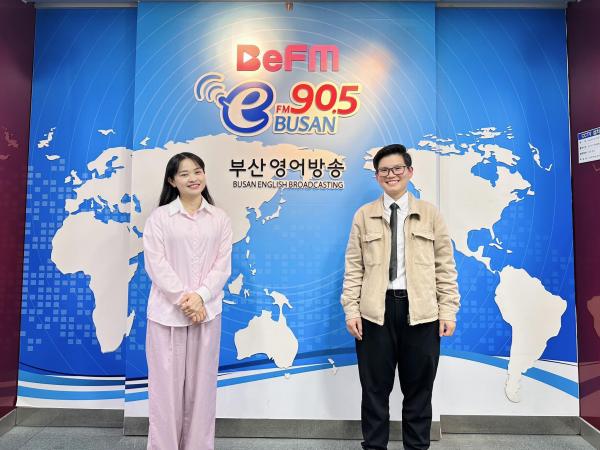 [베트남인 인터뷰/ CÙNG NÓI CÙNG KẾT NỐI] chị NGUYỄN THỊ THIÊN LÝ – hiện đang là nghiên cứu sinh ngành Ngôn ngữ và Văn học Anh tại trường Đại học Dong-A _ 25.05.04 Photo