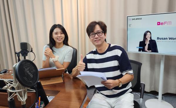 조윤호 부산국제코미디페스티벌 수석 프로그래머님 더인터뷰 방문!!! Photo
