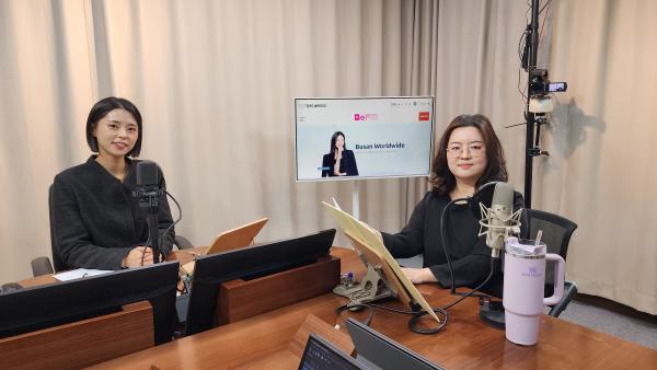 안혜진 유라시아부산국제아트페어 신진작가전시감독 Photo