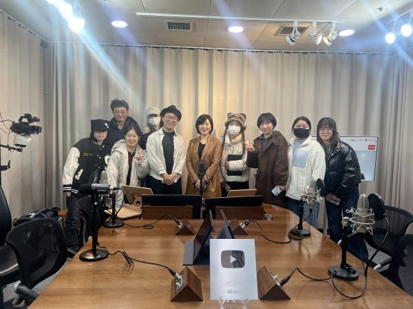 인터뷰)金惠子，匡韩宇，戴含育，王艺伟 12.02 Photo