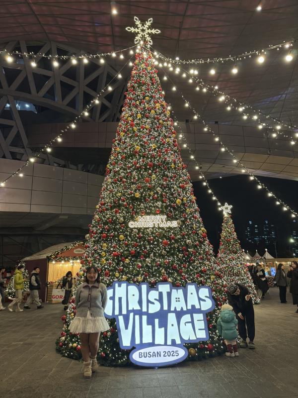 [헬로 베트남/구석구석 - KHÁM PHÁ BUSAN]: Christmas Village Busan 2025 - Trung tâm điện ảnh Busan Photo