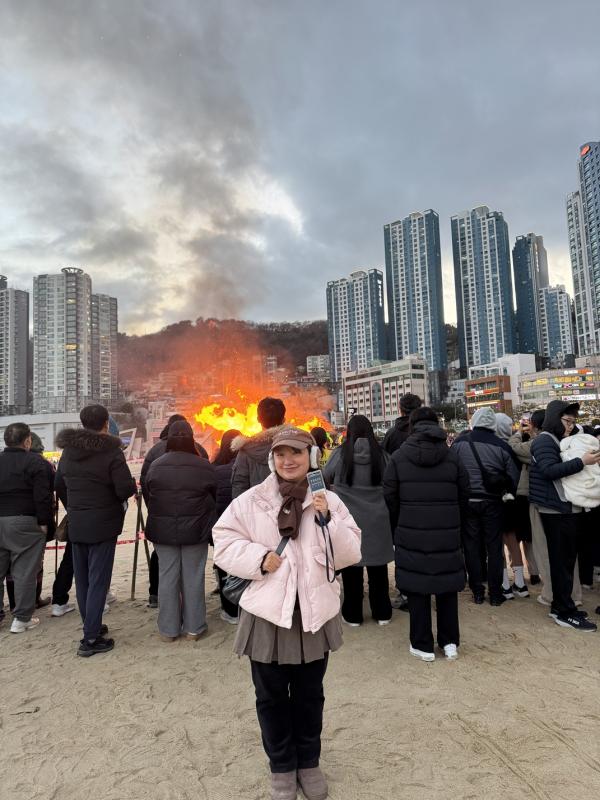 KHÁM PHÁ BUSAN: Giới thiệu Lễ hội lửa Jeongwol Daeboreum 2026 tại khu vực bãi biển Songdo Photo