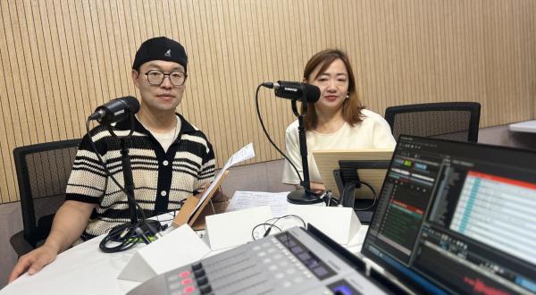 인터뷰)CHENG Jia 통역사 260609 Photo